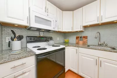 3 Village Green Dr #3B, Bourne, MA 02562 - Photo 5