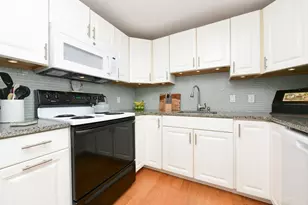 3 Village Green Dr, Bourne, MA 02562 - Photo 9