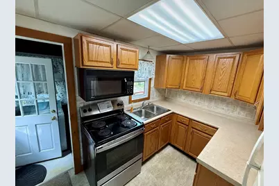 8 Union Rd, Wales, MA 01081 - Photo 11