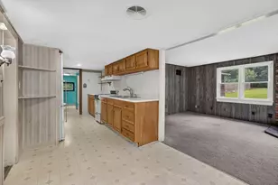 42 Cottage Dr, Holliston, MA 01746 - Photo 9