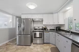 15 Thurston Pl, Fitchburg, MA 01420 - Photo 7