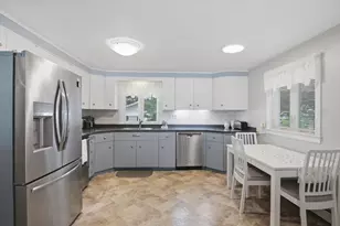 15 Thurston Pl, Fitchburg, MA 01420 - Photo 9