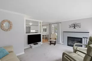 15 Thurston Pl, Fitchburg, MA 01420 - Photo 3