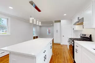 22 Baldwin St, Winchester, MA 01890 - Photo 7
