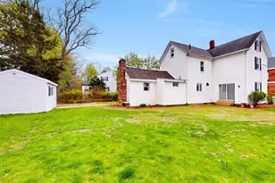 22 Baldwin St, Winchester, MA 01890 - Photo 3