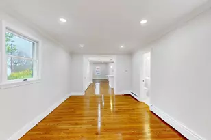 22 Baldwin St, Winchester, MA 01890 - Photo 9