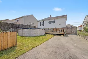 496 Tucker St, Fall River, MA 02721 - Photo 15