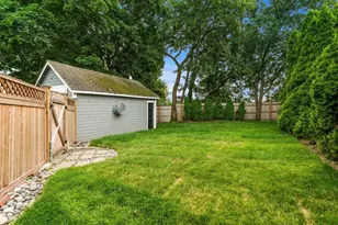 14 Linden St, Marblehead, MA 01945 - Photo 31