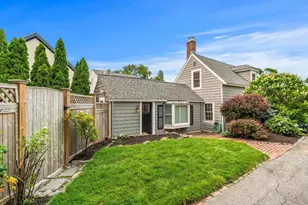 14 Linden St, Marblehead, MA 01945 - Photo 35