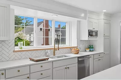 19 Hersey St, Hingham, MA 02043 - Photo 9