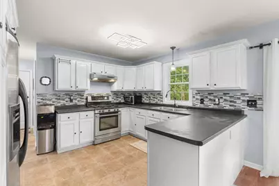 152 Harding St, Fall River, MA 02720 - Photo 15