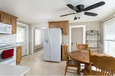 25 Prospect St, Ware, MA 01082 - Photo 11