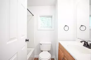 215 Eddy St, Springfield, MA 01104 - Photo 11