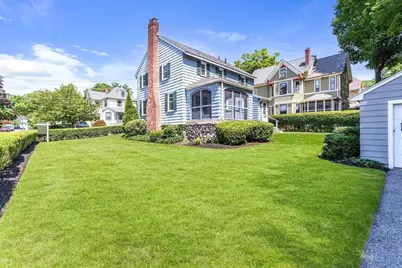 26 Garden St, Melrose, MA 02176 - Photo 23