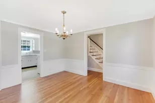 26 Garden St, Melrose, MA 02176 - Photo 5