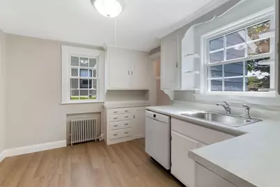 26 Garden St, Melrose, MA 02176 - Photo 9