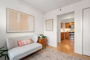 1731 Beacon St, Brookline, MA 02445 - Photo 15