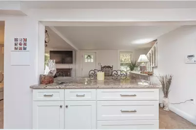 634 Pine St, Bridgewater, MA 02324 - Photo 9