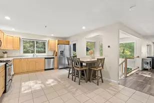 703 Old Bridge Ln, Bellingham, MA 02019 - Photo 9