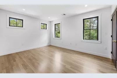 4 Eastern Ave, Burlington, MA 01803 - Photo 25