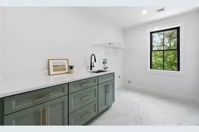 4 Eastern Ave, Burlington, MA 01803 - Photo 23