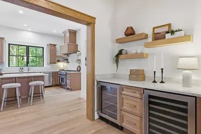 4 Eastern Ave, Burlington, MA 01803 - Photo 5