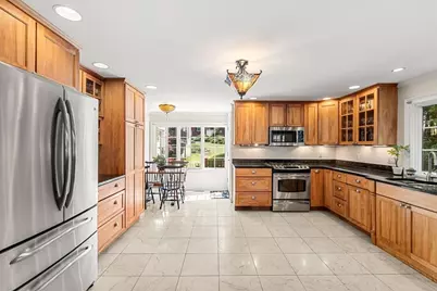 11 Woodbury Ct, Salem, MA 01970 - Photo 7