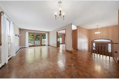 7 Hingston St, Peabody, MA 01960 - Photo 11