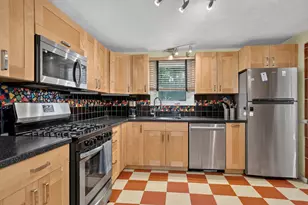 23 Laurel Dr, Hudson, MA 01749 - Photo 9