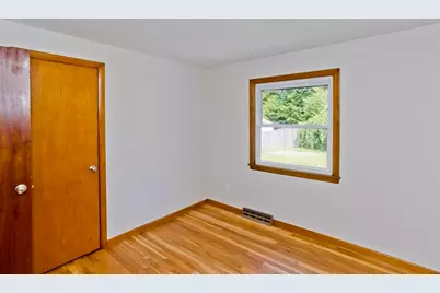 11 Mountainview St, Chicopee, MA 01020 - Photo 19