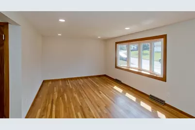 11 Mountainview St, Chicopee, MA 01020 - Photo 13