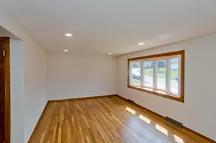 11 Mountainview St, Chicopee, MA 01020 - Photo 13