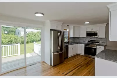 11 Mountainview St, Chicopee, MA 01020 - Photo 3