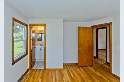 11 Mountainview St, Chicopee, MA 01020 - Photo 11