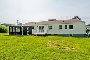 11 Mountainview St, Chicopee, MA 01020 - Photo 3