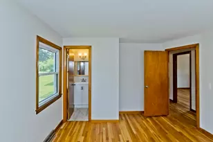 11 Mountainview St, Chicopee, MA 01020 - Photo 11