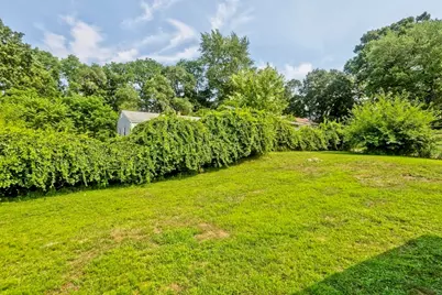 11 Mountainview St, Chicopee, MA 01020 - Photo 7
