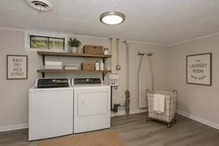 11 Mountainview St, Chicopee, MA 01020 - Photo 25