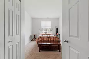 21 Hampshire Rd, Methuen, MA 01844 - Photo 7