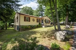 70 Montrose Ave, Wakefield, MA 01880 - Photo 3
