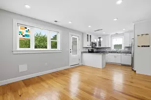 28 Beecher Pl, Newton, MA 02459 - Photo 3