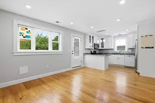 28 Beecher Pl, Newton, MA 02459 - Photo 7