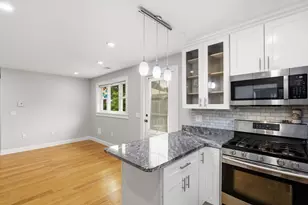 28 Beecher Pl, Newton, MA 02459 - Photo 7