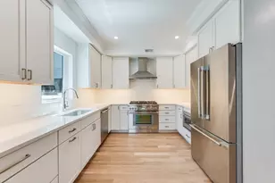 147 W 8th St, Boston, MA 02127 - Photo 5