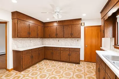 53 Sycamore St #1, Everett, MA 02149 - Photo 3
