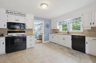 24 Oak St, Medfield, MA 02052 - Photo 9