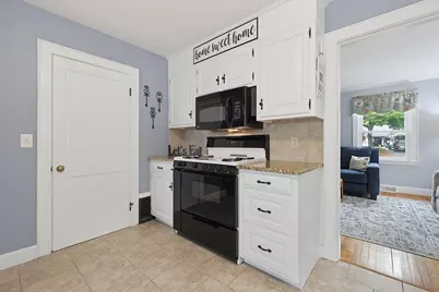 24 Oak St, Medfield, MA 02052 - Photo 13