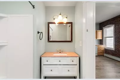 100 4th Av 100 4th Ave #3, Lowell, MA 01854 - Photo 5