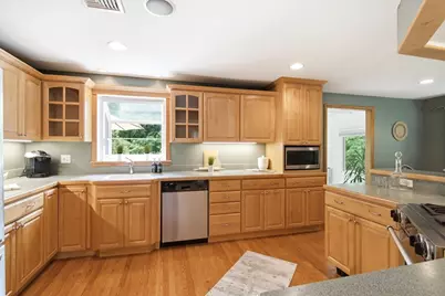 18 Stone Dr, Northborough, MA 01532 - Photo 7