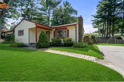 375 Middle Rd, Acushnet, MA 02743 - Photo 1